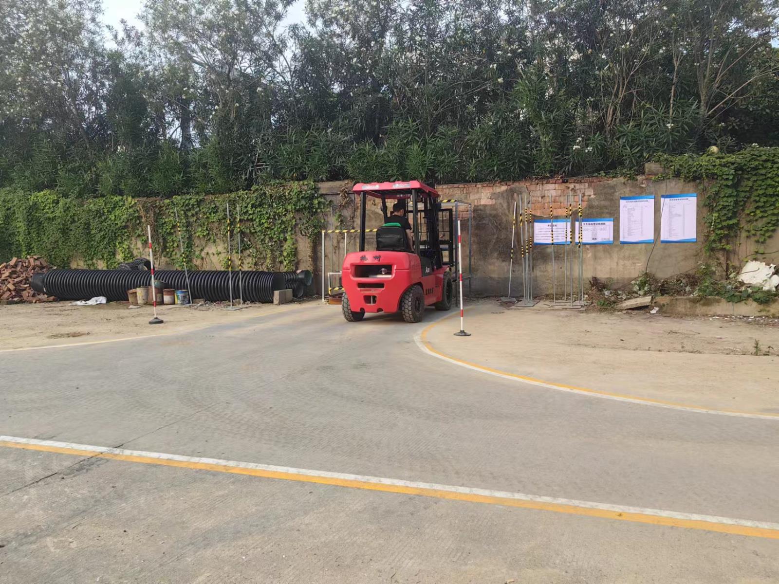 叉車2.jpg